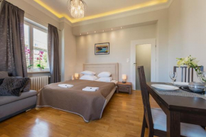 Отель P&O Apartments Andersa INTRACO  Варшава